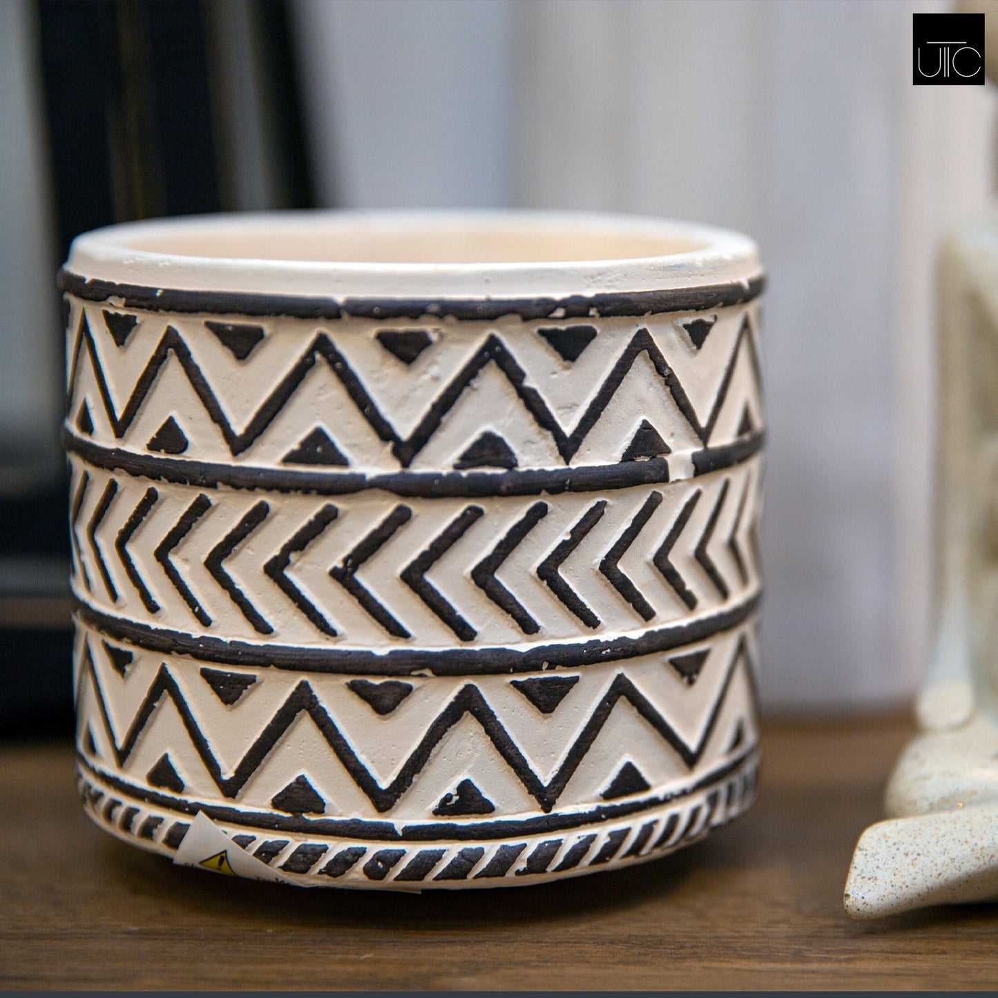Ceramic Pot Washed Finish Black, White-4.25"H
