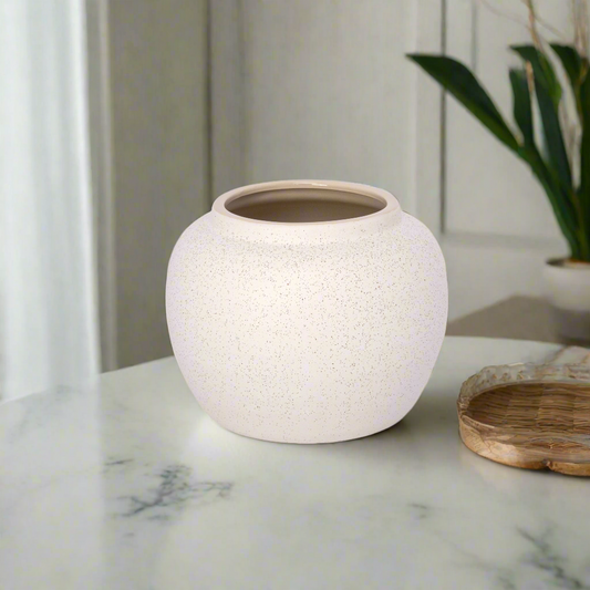 Noira White Stoneware Pot