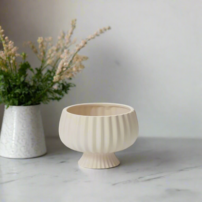 Pavin Off-White Matte Compote Planters