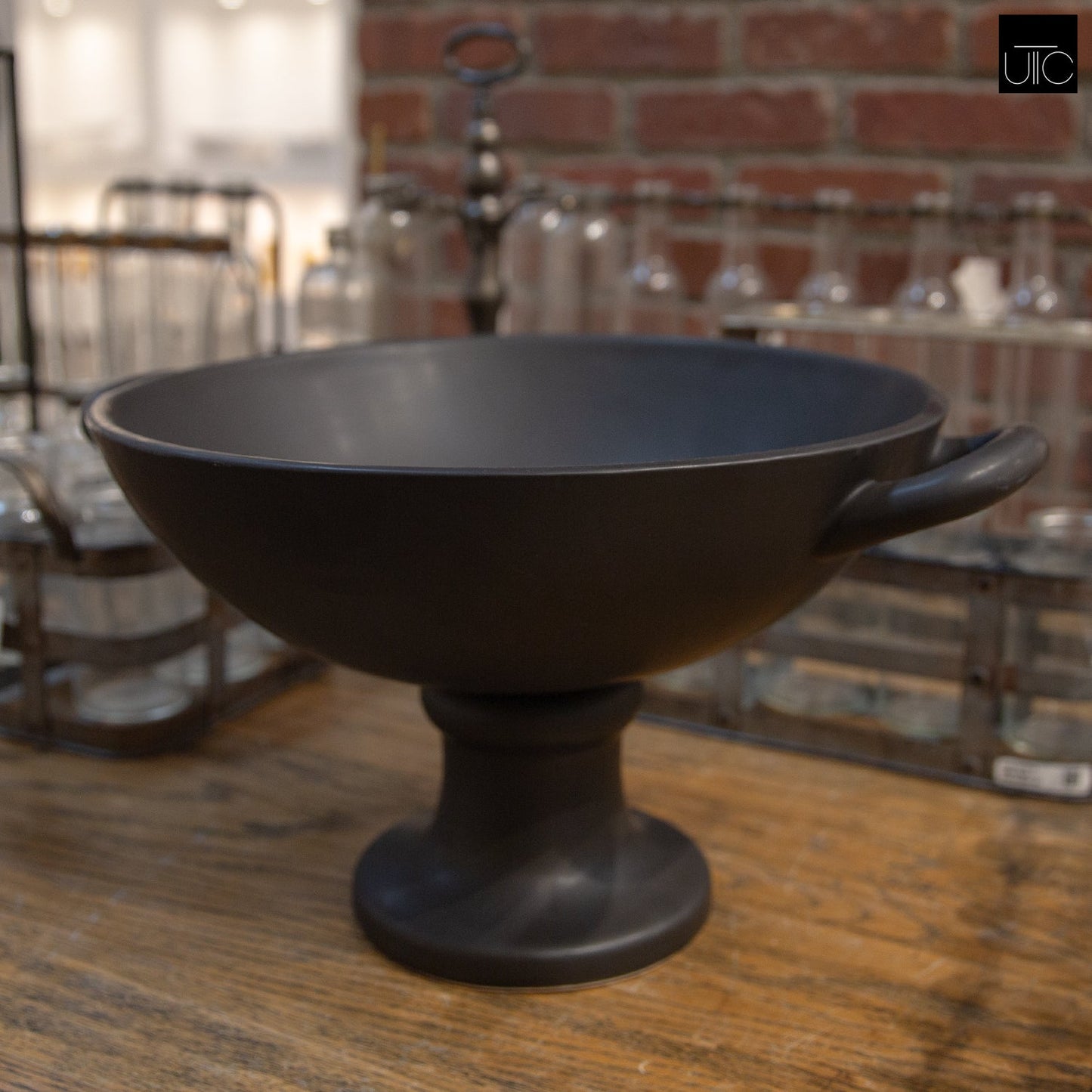 Savanna Ceramic Pedestal Bowl With Handles