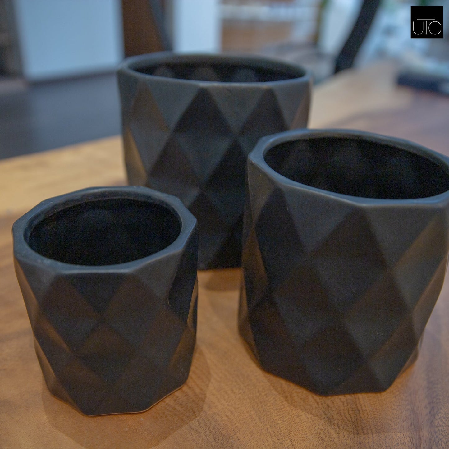 Dagen Diamond Embossed Ceramic Pot Set (Set of 3)